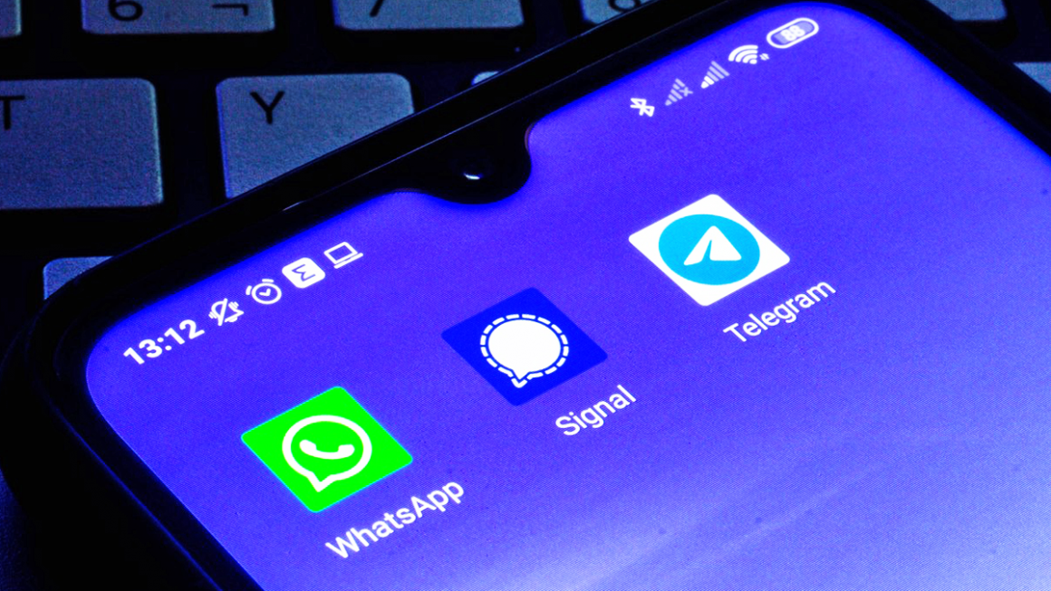 Ce alegi daca renunti la Whatsapp: Telegram sau Signal?