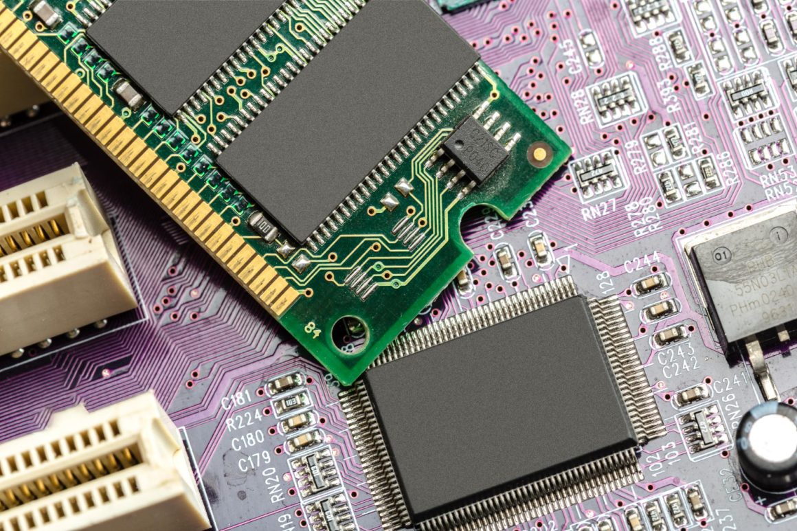 Microprocesorul – moduri de operare si structura