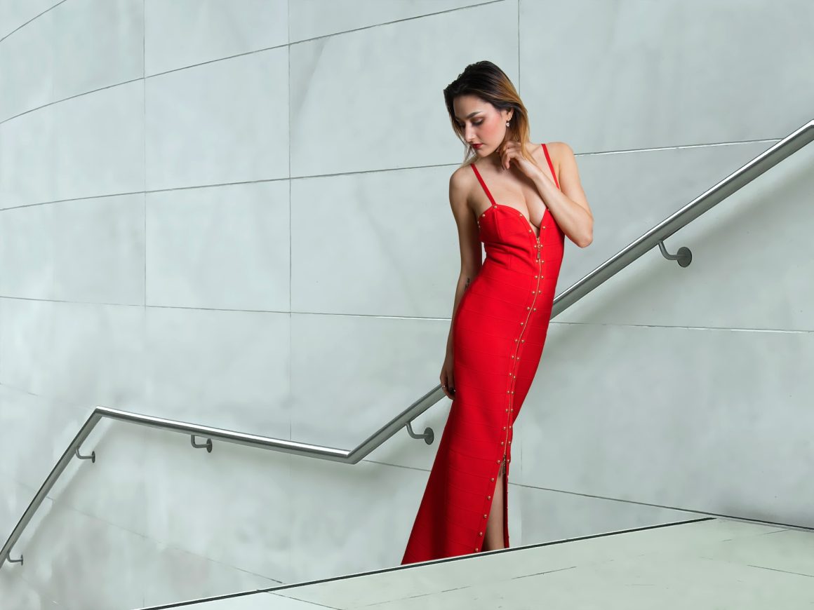 Rochia roșie - cum o asortezi corect pentru apariții spectaculoase