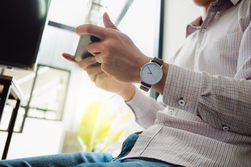 Este posibil să recondiționez un ceas de lux vechi pentru a-i reda strălucirea inițială?