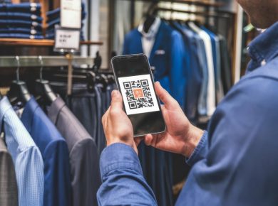 Pot adăuga coduri QR pe un tricou personalizat?